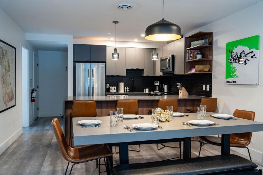 Apartmán Revel In The Stoke By Revelstoke Vacations Exteriér fotografie
